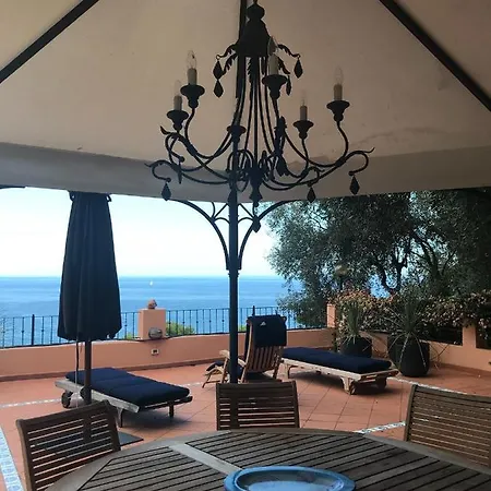 Villino Con Piscina, Privata E Tennis *